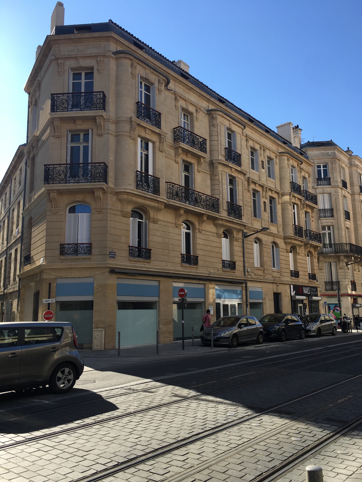 Rénovation d'un immeuble de logement collectif ( Ancienne école privée) dans le centre historique de Bordeaux